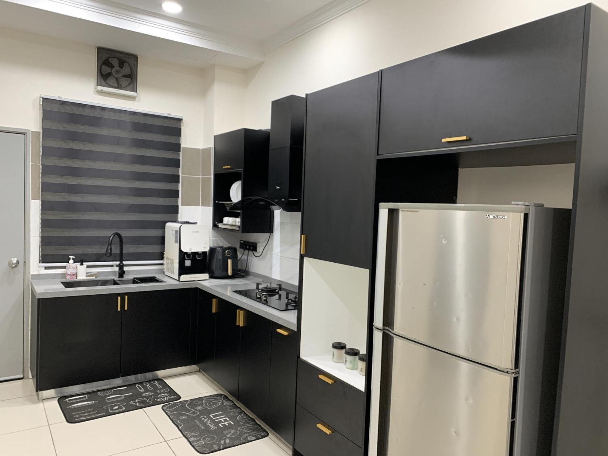 Rosevilla - 3r2b Fully Aircond Wifi *